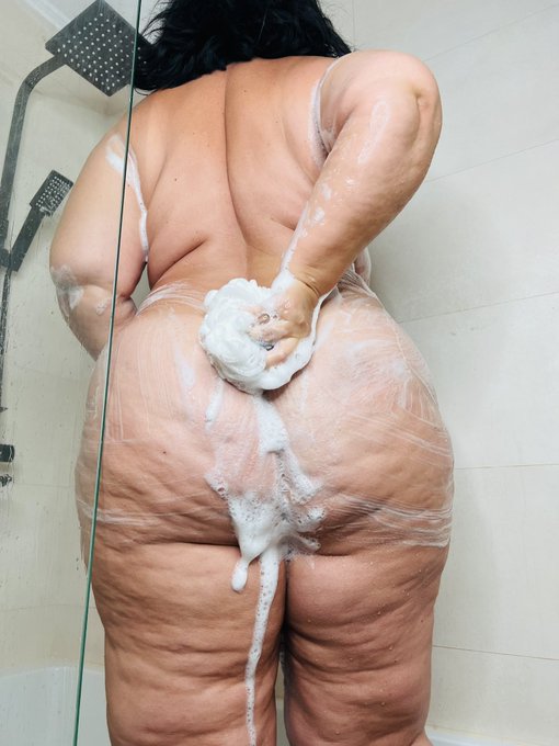 RT for front like for back or click the link for both 😍🤭👇 https://t.co/EaEm51R3bU