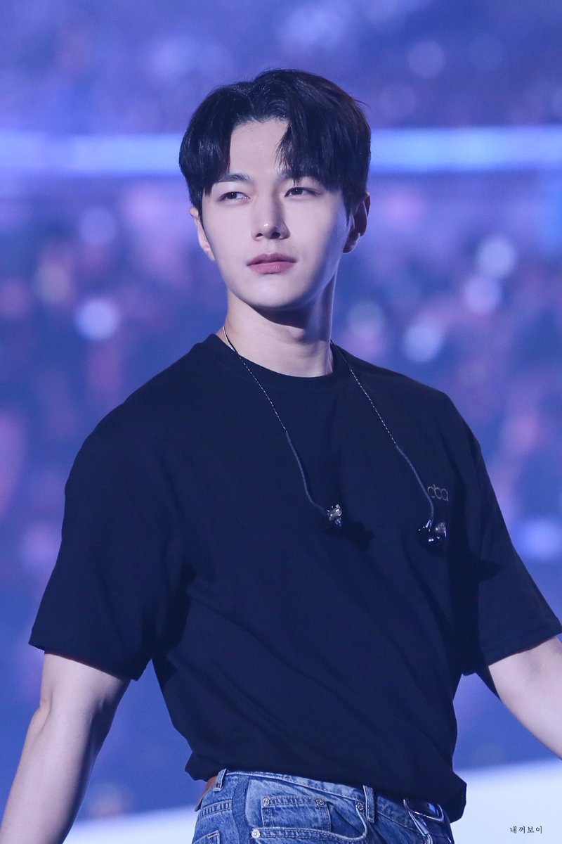 limerence_kms's tweet photo. 230819 COMEBACK AGAIN D1

오래오래 보자 ｡ﾟ( ﾟஇ‸இﾟ)ﾟ｡

#인피니트 #INFINITE
#김명수 #명수 #엘 #MYUNGSOO https://t.co/Gh1vj6XmBR