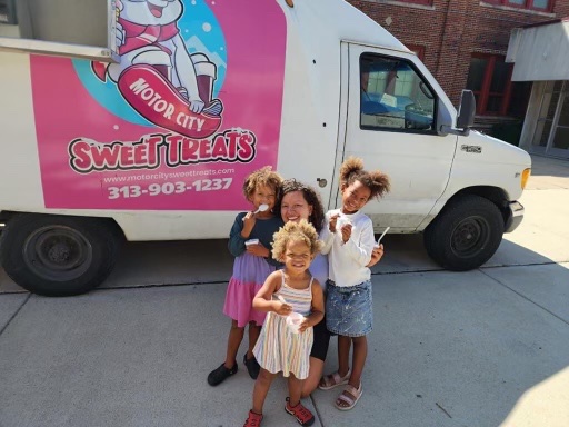 What an exciting time of year welcoming new and returning families, students and staff to P3A! It was an an awesome event to experience and showcase why P3A is a gem in the community and district. #P3APremiers #ActivitiesToursRafflesAllThingsP3A #MeetGreetandSweetTreats 💛🚌📚