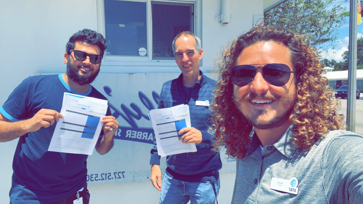 aclarkr21's tweet photo. Having some fun in the sun doing flyer drops for our small business community
☀️🌴

@One_FLA  @drew_wagz @Saraisorto_ @shawni777 https://t.co/YIFrjpFqMN