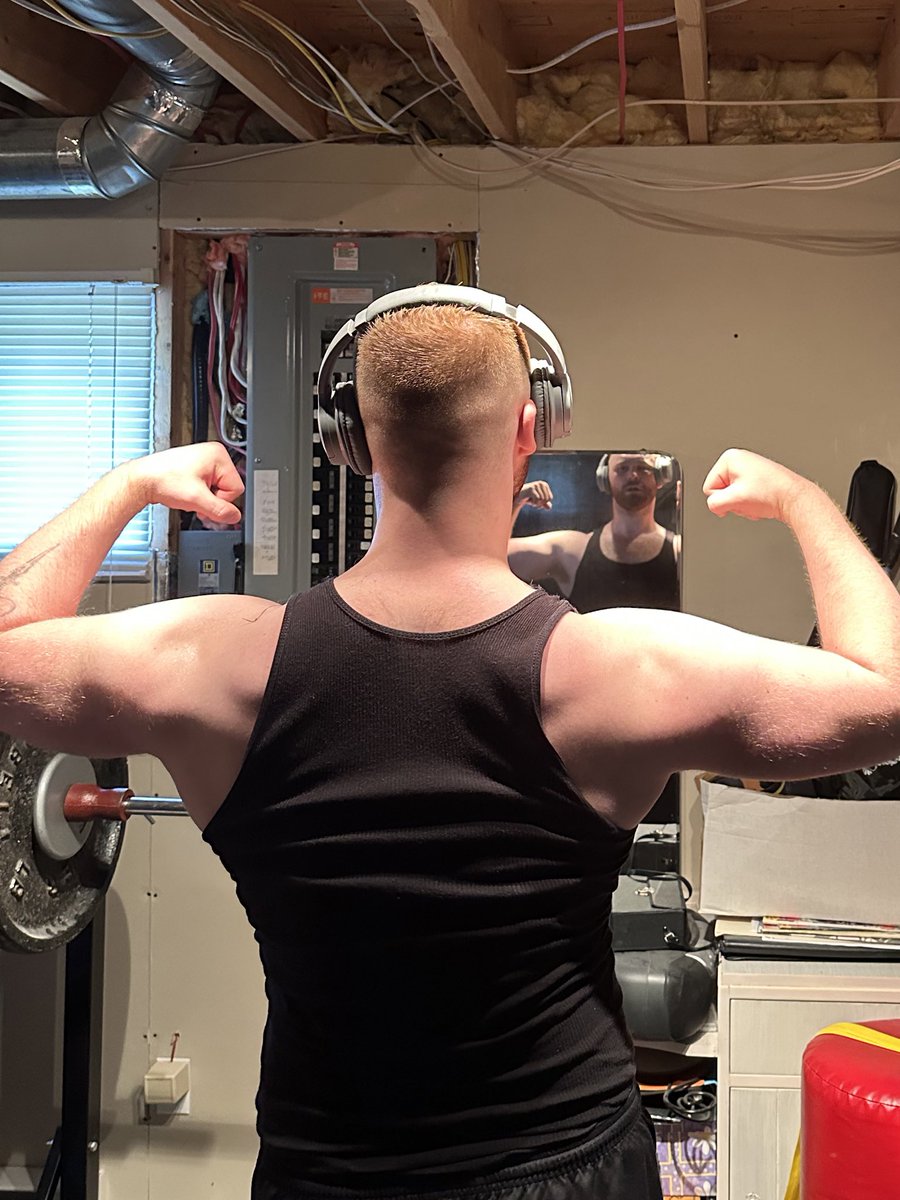 _XGUAY's tweet image. Who wants to be my workout buddy?