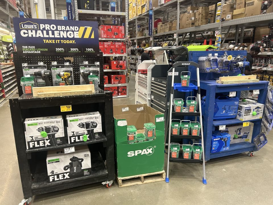 Lowes627 tweet media
