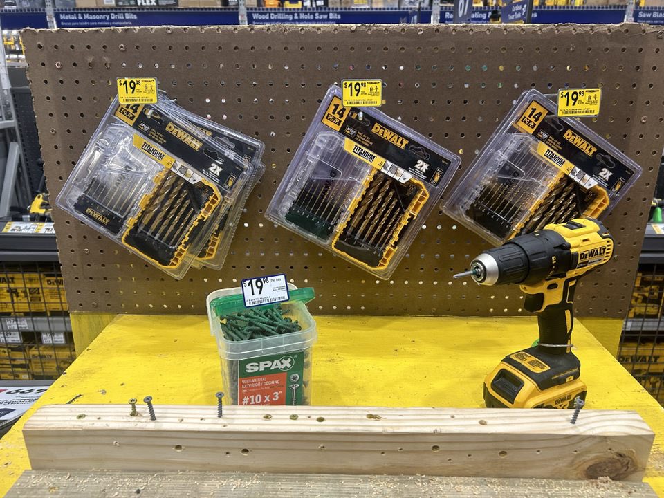 Lowes627 tweet media