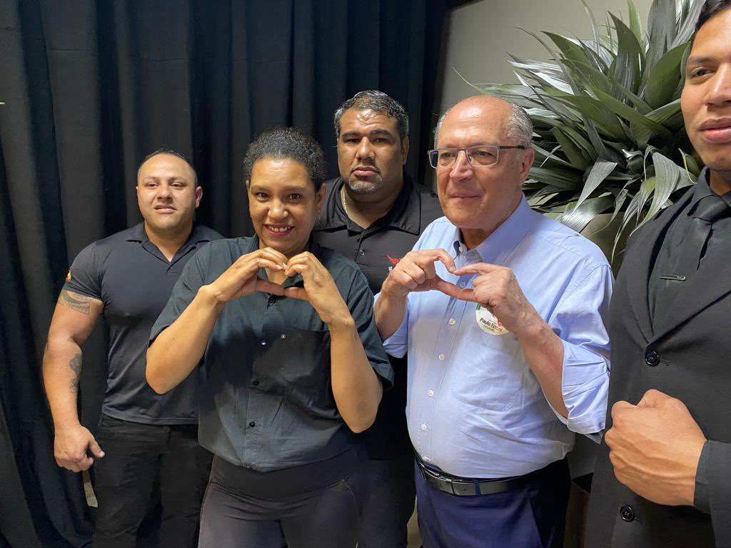 geraldoalckmin's tweet photo. Fui a Brusque-SC com o coração aberto para dar meu apoio ao @PauloEccel13 e à enfermeira Dida Mafra, candidatos a prefeito e a vice, nas eleições suplementares do dia 3/9. https://t.co/Rf1eKMcMc7