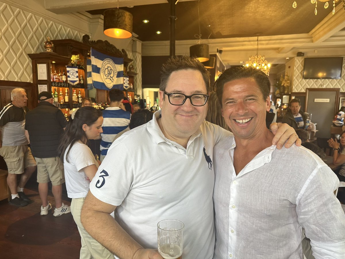 Great to have a pint with <a href="/Gifty56324081/">Gifty</a> before <a href="/QPR/">QPR FC</a> vs Ipswich Town at The Crown and Sceptre