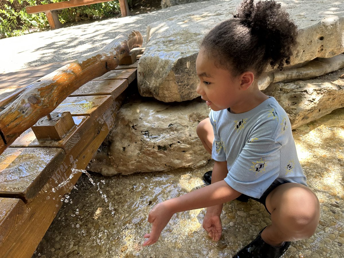 ShaqMaadWolf's tweet photo. At the #DoSeum on a scorchingly hot Saturday.

I can see why moms called it “Autistic Kid’s sensory haven”

Gray has been stimming at peace all day. 

Definitely recommend https://t.co/Y41XY2MXz8