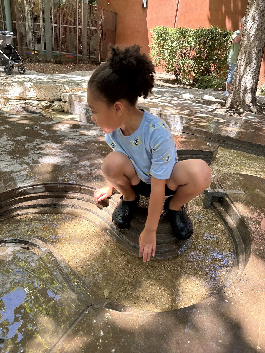 ShaqMaadWolf's tweet photo. At the #DoSeum on a scorchingly hot Saturday.

I can see why moms called it “Autistic Kid’s sensory haven”

Gray has been stimming at peace all day. 

Definitely recommend https://t.co/Y41XY2MXz8