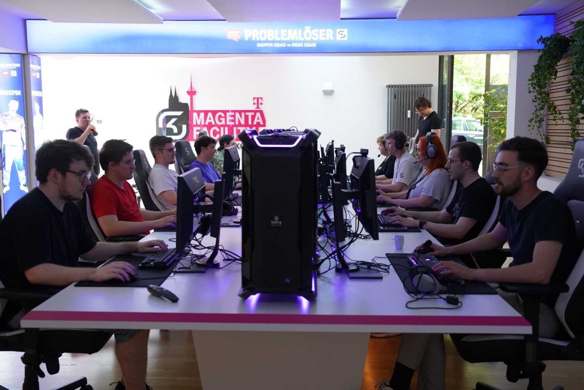 Unser REWE BBQ als Auftakt zur Gamescom war einfach ein Traum 😍 Es wurde natürlich nicht nur gegrillt, sondern genauso viel gezockt und gelacht 💜

Wir freuen uns über jeden einzelnen, der heute mit dabei war. Hoffentlich sieht man sich mal wieder! 

#REWEDeinMarkt #SKWIN