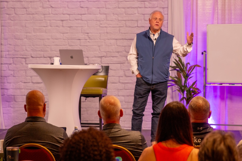 BillyEpperhart's tweet photo. “When it comes to building your team in business, you need to be as wise as a serpent and as innocent as a dove.” -- Billy Epperhart
#wealthbuilders #businessworkshop #runwithvision #nonprofitworkshop #emotionalintelligence https://t.co/r33j2jCqqK