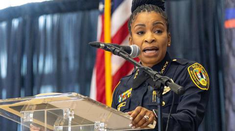 MackensonOcean's tweet photo. Cherise Gause l'américaine d'origine haïtienne est le nouveau chef de la Police de North Miami.#OcéanFM https://t.co/CI7ZEzjMP4