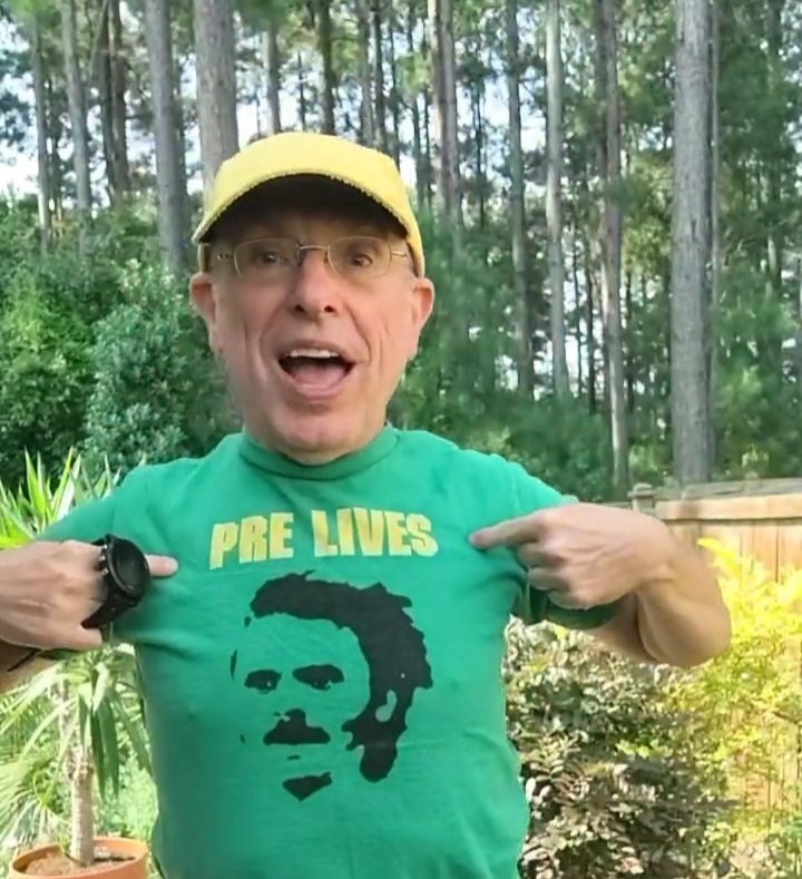 MeMitml112001's tweet photo. @great2run I got your shirt 😇 .if someone wants it. It's available in my profile https://t.co/LlQ7Bi0hp7