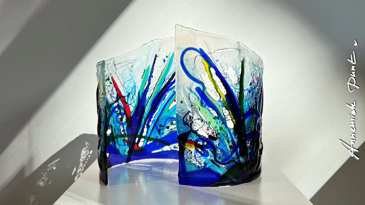 💙

#glaskunst #annemiekpunt #ootmarsum #galerie #kunstwerk #blauw