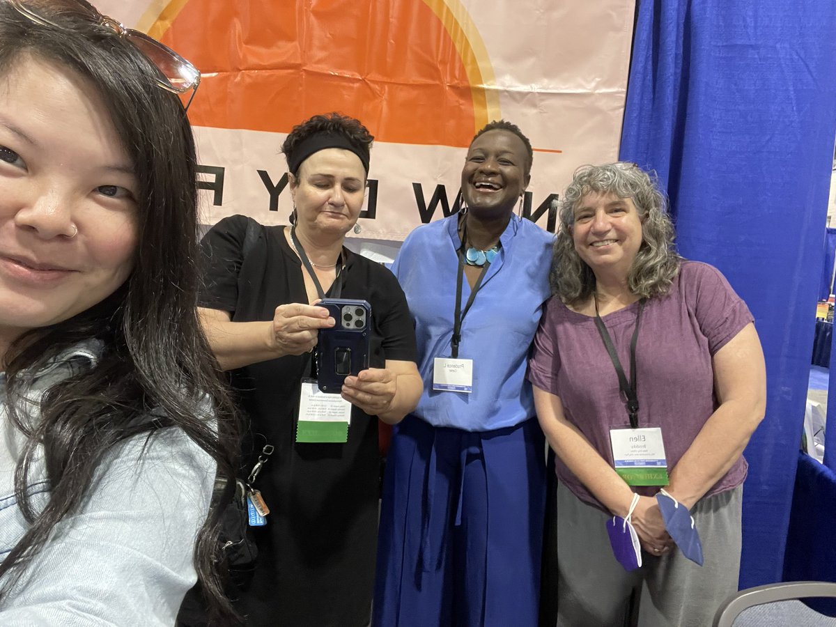 Philly! Look who stopped by the <a href="/newdayfilms/">New Day Films</a> table at #ASA2023! ASA President @prudencelcarter 🙌

We love her theme this year of the Educative Power of Sociology 💙 

<a href="/TryHarderFilm/">Try Harder!</a> @English_Hustle <a href="/detroit_48202/">Detroit 48202</a> <a href="/ASAnews/">ASA Sociology</a>