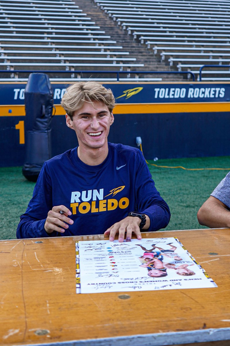 ToledoXCTF's tweet photo. We had SO much fun at Rocket Movie Night
yesterday &amp; getting to sign posters for Rocket Nation!
🍿✍🏼 

#TeamToledo https://t.co/a3qOgQwPco