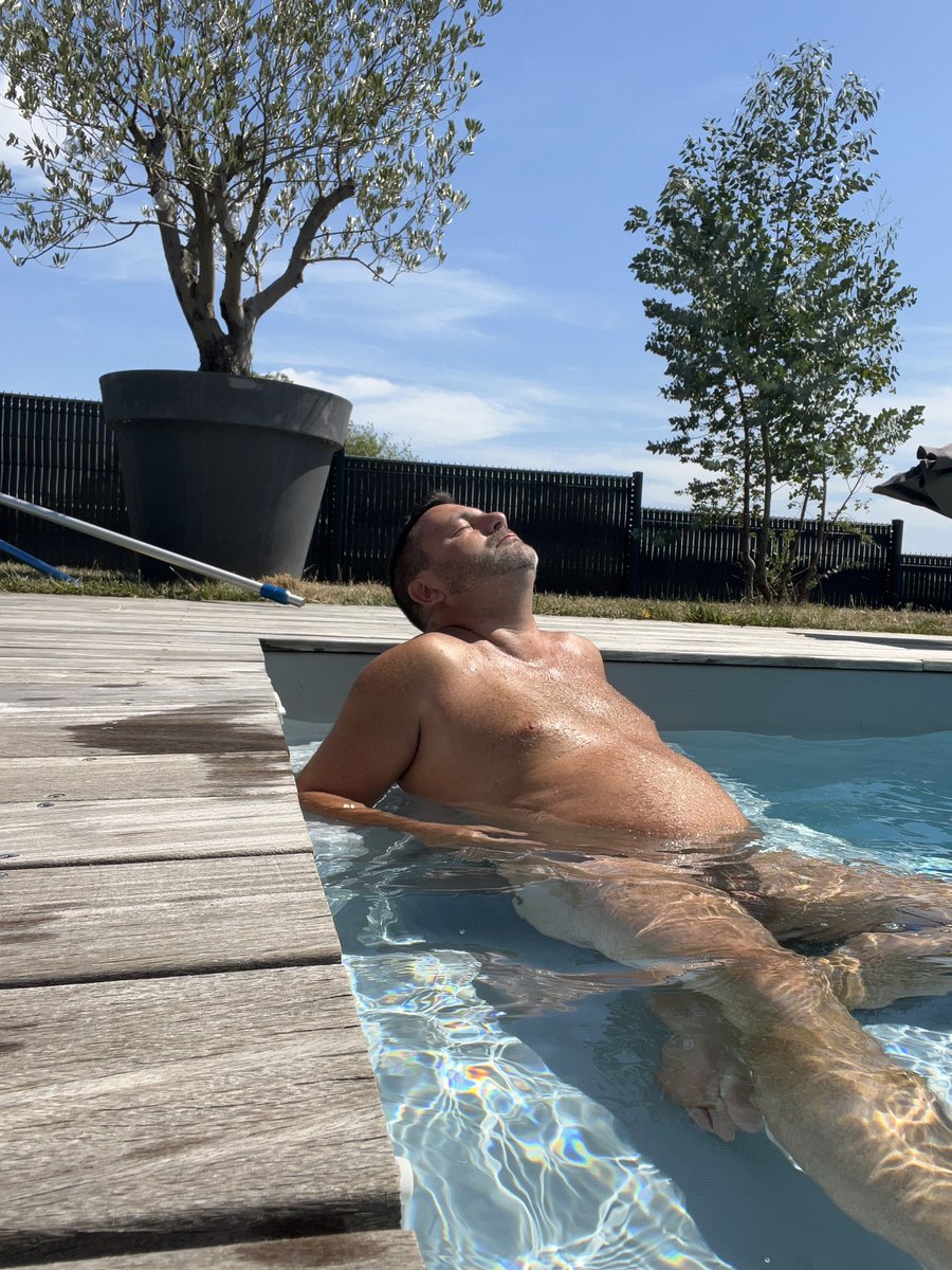 Retweet si tu veux me rejoindre et baiser 

onlyfans.com/chrisbearfrance

onlyfans.com/chrisbearfrance