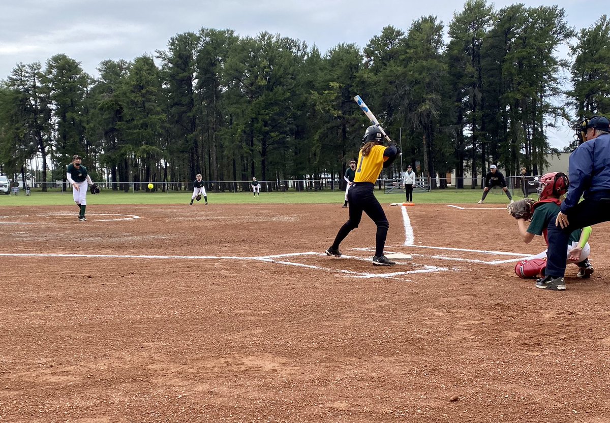 MadsenShawn's tweet photo. Estevan representing the Southeast (District 1) in the Provincial U13 ⁦@softballsask⁩ Showcase in Nipawin with Kenzie Aspinall starting on the mound and Chelsea Madsen behind the plate. https://t.co/ljNu0Kci4z