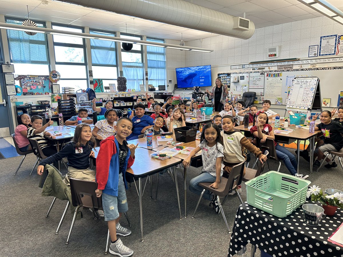 New River Elementary (@newriverknights) on Twitter photo 2nd & 3rd grade first day of school. Going for gold. 🥳 #NRKnightsPride💙💛 <a href="/nlmusd/">Norwalk-La Mirada Unified School District</a> 2nd & 3rd grade first day of school. Going for gold. 🥳 #NRKnightsPride💙💛 <a href="/nlmusd/">Norwalk-La Mirada Unified School District</a>
