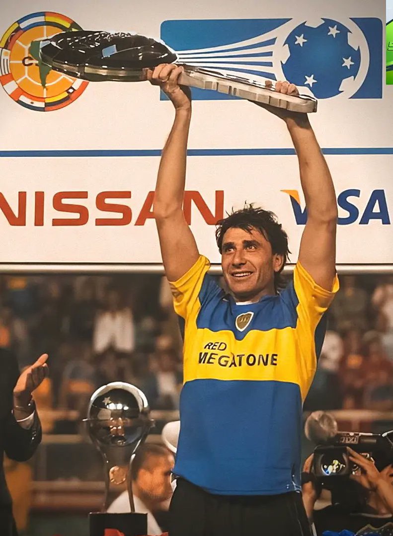 AlejoSerafino's tweet photo. 6 torneos, 3 Libertadores, 2 Sudamericana, 2 copas del mundo y una Recopa.

Es el arquero que más penales atajó en la historia de Boca (24).

Logró que una generación de chicos gritase "El Pato" después de cada atajada, más allá de que sean bosteros o no.

Feliz cumple, Pato. https://t.co/vFq6AhQEXg
