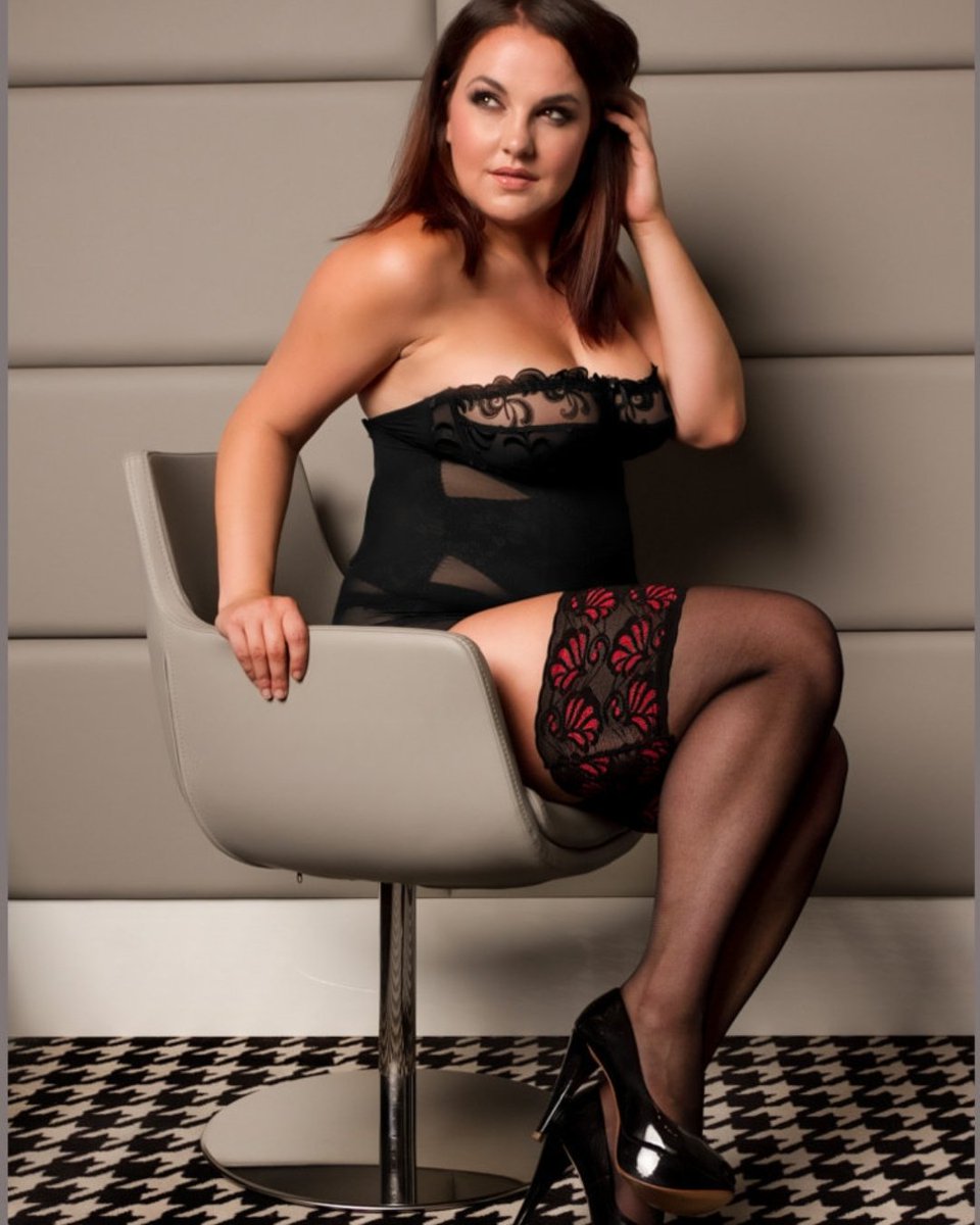thetightspotuk's tweet photo. Shout out to our curvy ladies ❤️
Our plus size hosiery range comes in various styles, colours and sizes from brands such as Giulia, Glamory, Pamela Mann, and so much more, that's perfect for any occasion. ✨
Shop now 🛍️ https://t.co/2Ex5SQFpT3
#PlusSizeTights https://t.co/ZgwveeEg3H