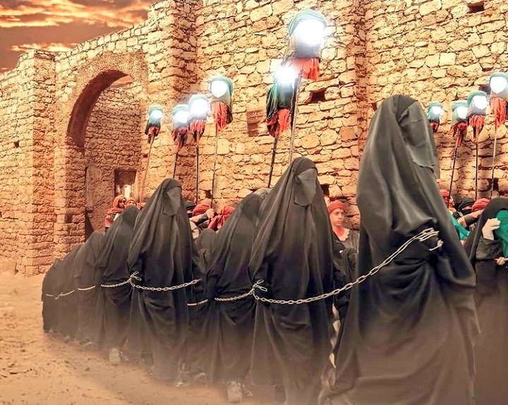 پیارے نبی (ص) کی پیاری نواسی (ع)
                         شام کو قیدی بن کے چلی ہے 💔🏴