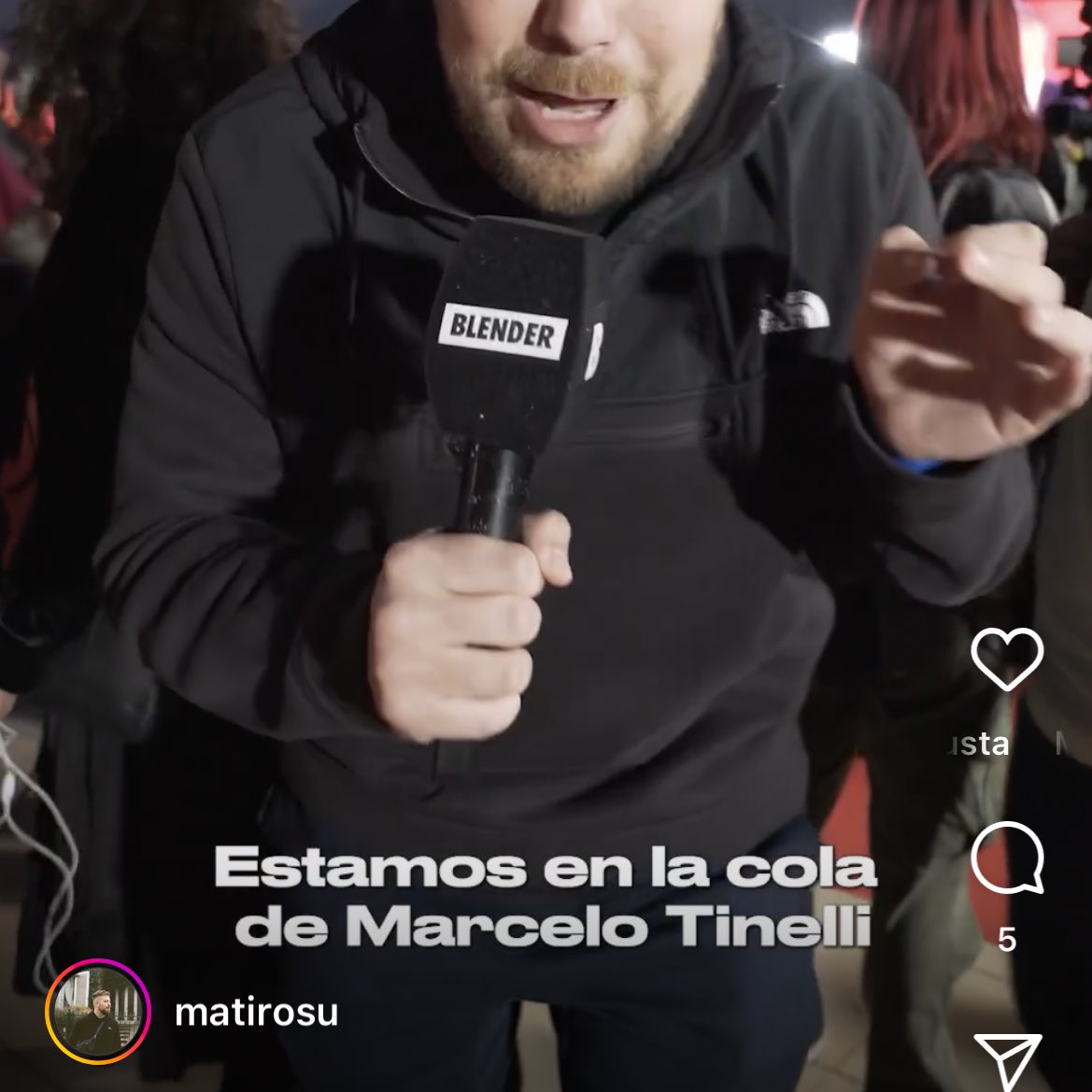 Nadie:

Dos desodorantes: