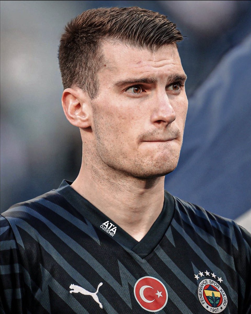 Hasret son buluyor 💛💙 Dominik livakovic i renklerimize bağlıyoruz