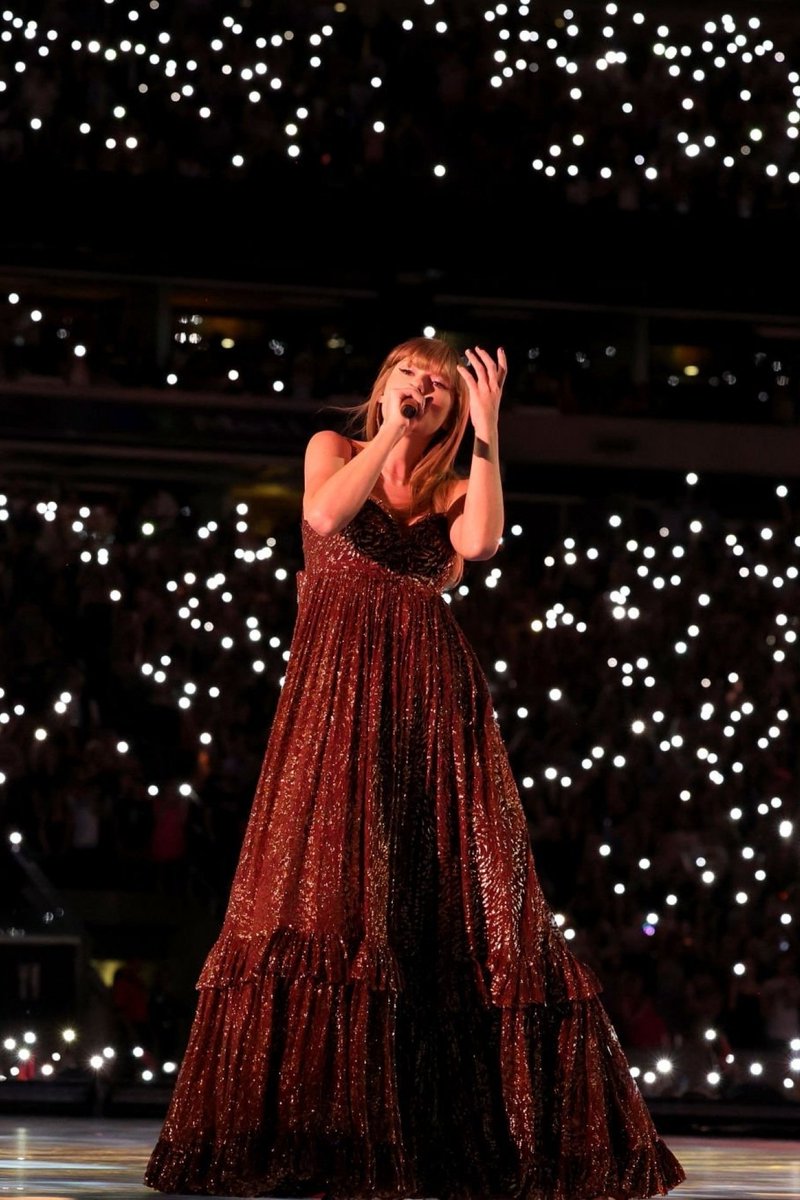 besttofswift's tweet photo. see you soon, taylor 🤍 https://t.co/g6pert0iGe