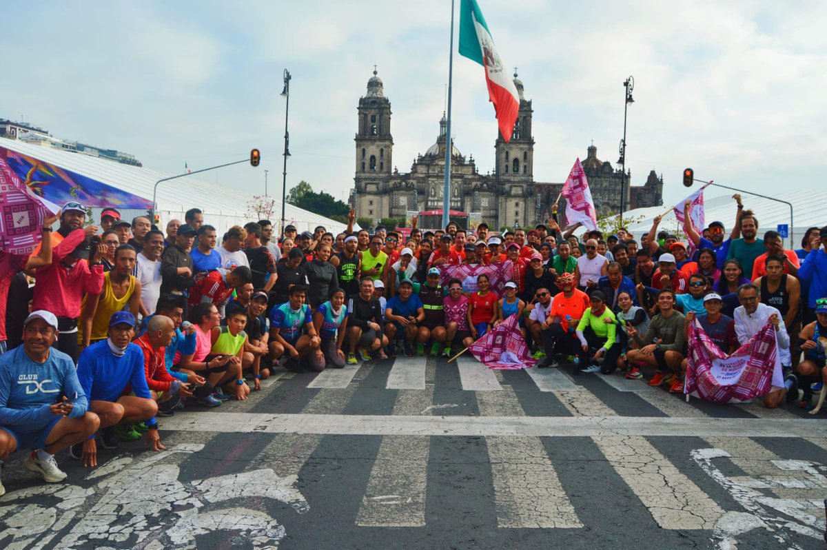 CorreCDMX's tweet photo. Cerrando de la mejor manera 🫡

Se corrió la última fase del Maratón por Etapas, los runners disfrutaron el trayecto desde Gandhi y Reforma hasta terminar en el centro de la Ciudad de México. 🏃🏻‍♀️🏃🏻‍♂️ https://t.co/aJ5S3r8SwJ