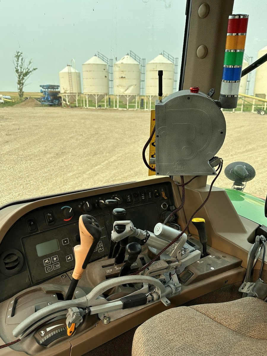 skbartel's tweet photo. No more climbing in and out for the tractor thanks to @rcfarmarm https://t.co/OUhwHVRWQN