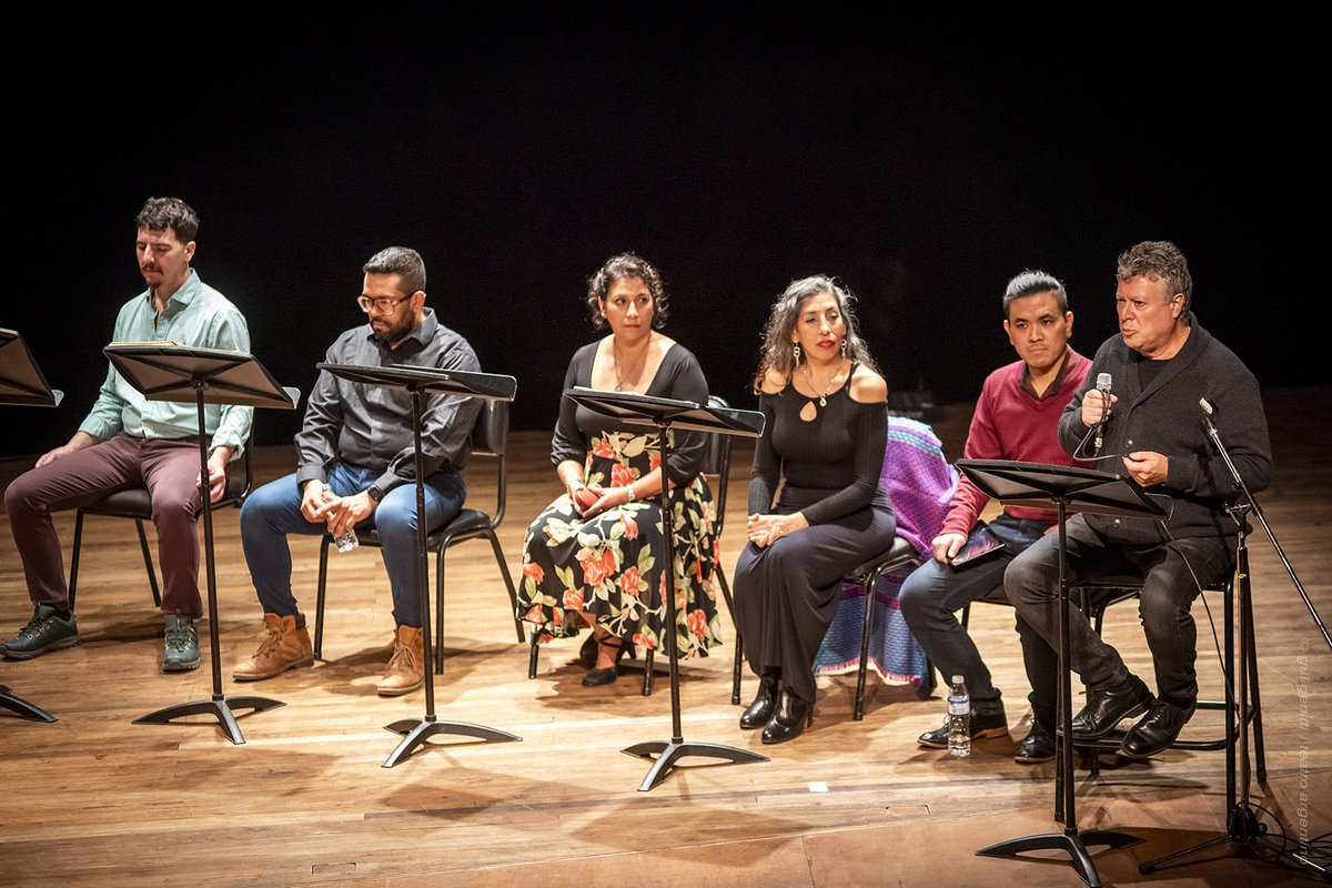 TeatroArgentino's tweet photo. 📸 Ayer viernes!
🎼Como cierre del curso de interpretación del repertorio verdiano dictado por Carlos Vieu, integrantes del #CoroEstable, Florencia Rodríguez Botti (piano) y la asistente Rosana Bravo, ofrecieron arias y dúos de óperas de G. Verdi en la Sala Piazzolla 🙌. https://t.co/c439TDC2By