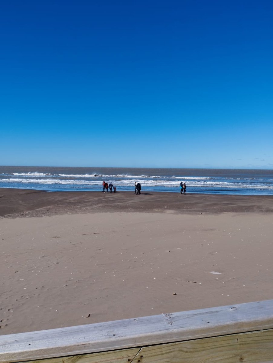 Sábado al mediodía.
Finde largo fresco, 12°C de máxima para hoy.
portaldelacosta.com.ar