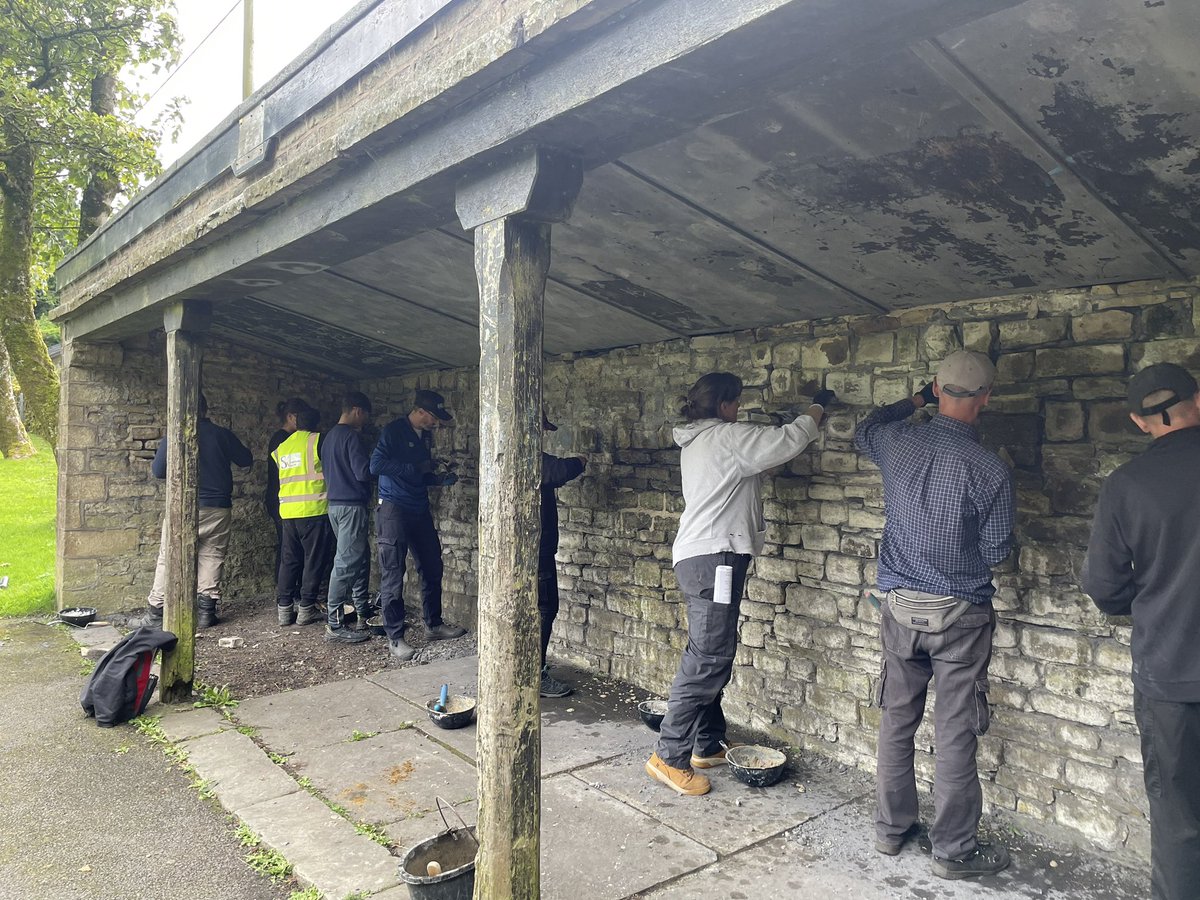 Fantastic lime mortar pointing workshop at #stubbyleepark today delivered by the always excellent and patient Sympathetic Works 

Thanks to #NationalLottery players for making this possible 

#heritageskills
#limemortar 
#funwithlime 
#heritage 
#historicbuildings 
#rossendale