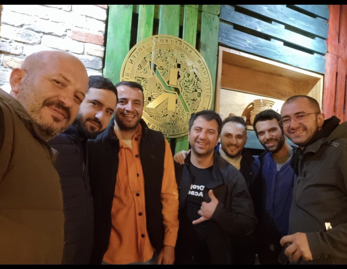 YVatansever35's tweet photo. @BitciYatirimci @bitcicomtr @HuobiGlobal @MEXC_Official @XTexchange Yüreğinde hissedersen mesafe yoktur 🫶

#KriptoKoinHolders 

@bitcicomtr @HuobiGlobal @MEXC_Official @XTexchange https://t.co/7sRXTYXuCC