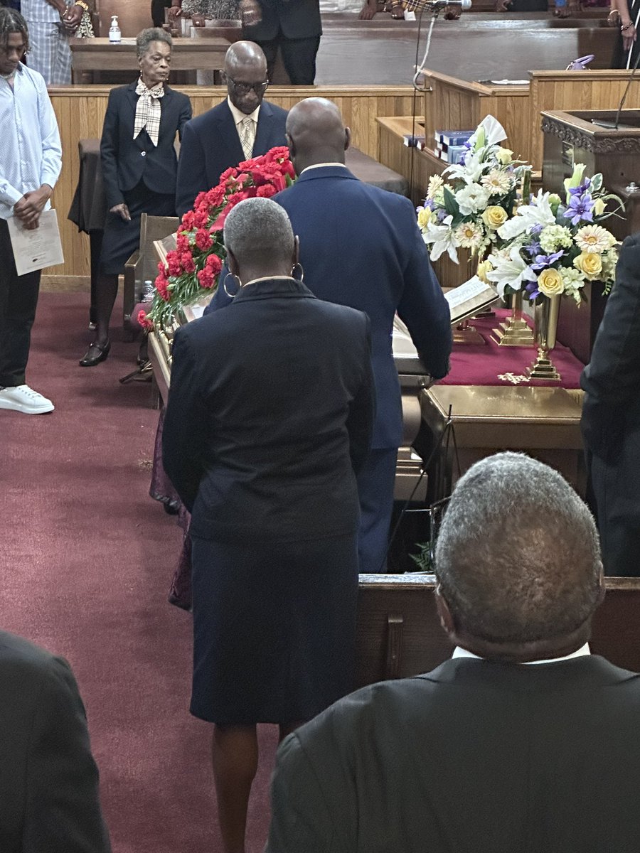 BachusReginald's tweet photo. A week ago today, I buried my younger brother Jerome. Still trying to cope with the loss, but… GOD IS ABLE!!! https://t.co/2YWS1vknJw