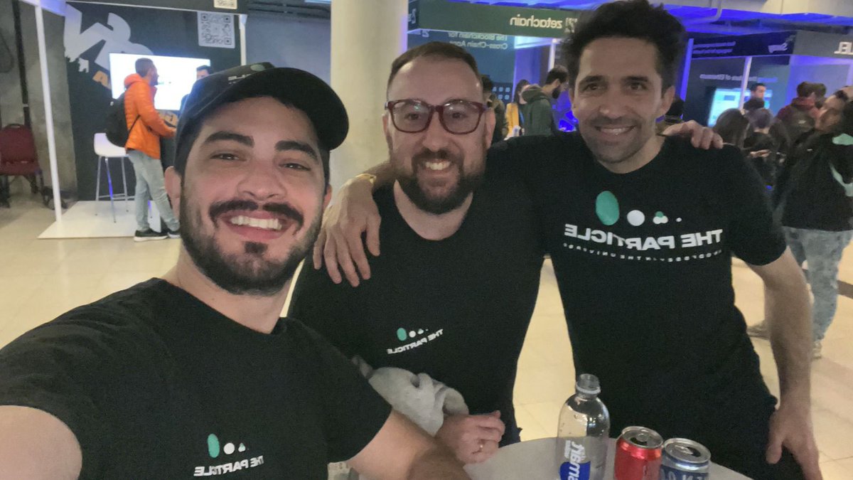 Ebonialian's tweet photo. Con el team @theparticle_org en @EtherArgentina https://t.co/WC1LHlkyvv