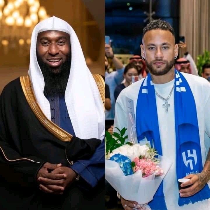 حامل الصليب يُكرم بالورود 
و حامل الوحي يُكبل بالقيود