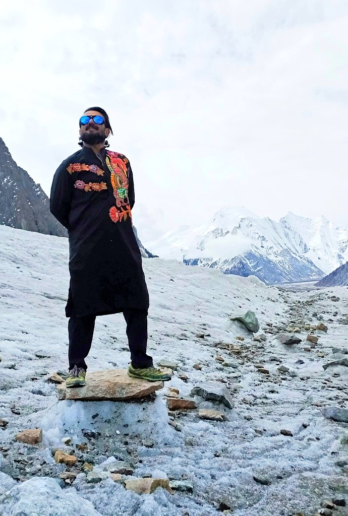 Hey, have you seen my latest collab with @munibnawaz on my Instagram? 😎

instagram.com/desi.mountaine…