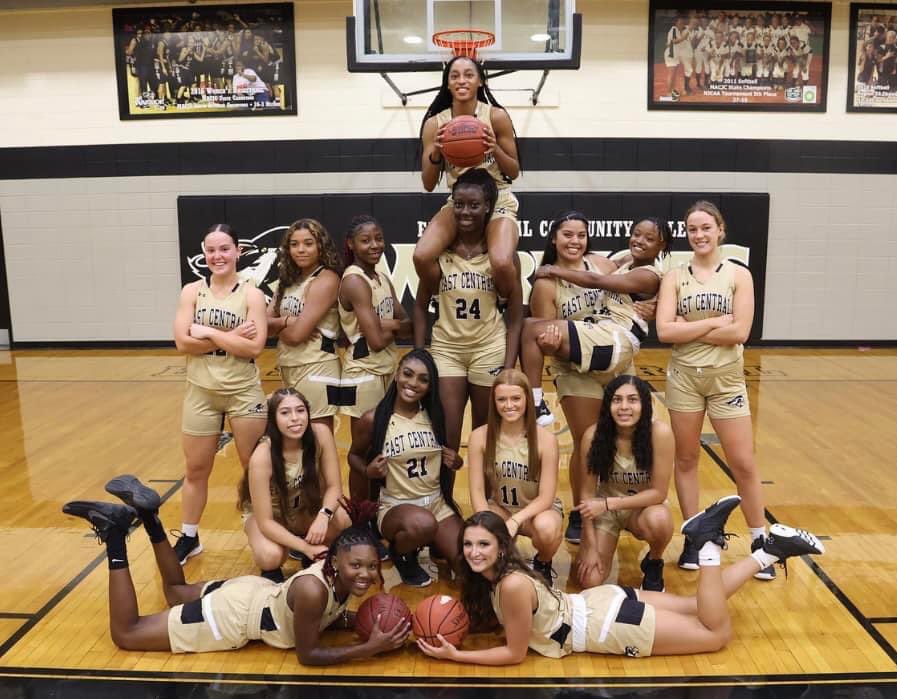 iammiriamprince's tweet photo. Rep yo squad!  @EastCentralWbb https://t.co/JFF5TRNorw