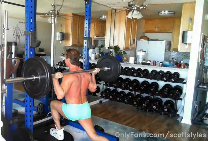 Who's ready to work out with me &amp; build those glutes? https://t.co/uLGB08Uz6t<a href="/tag/fitnessmotivation"class="tags"><span>#fitnessmotivation</span></a><a href="/tag/fitnesscoach"class="tags"><span>#fitnesscoach</span></a><a href="/tag/fitnessgoal"class="tags"><span>#fitnessgoal</span></a>