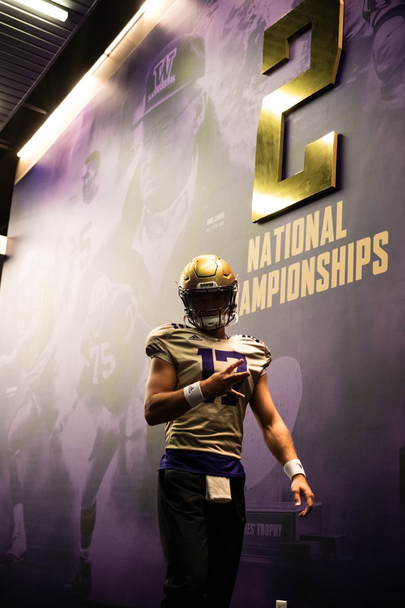 UW_Football's tweet photo. Happy birthday @teddy_purcell ‼️☔️🥳 https://t.co/Y7ES3cmFhE