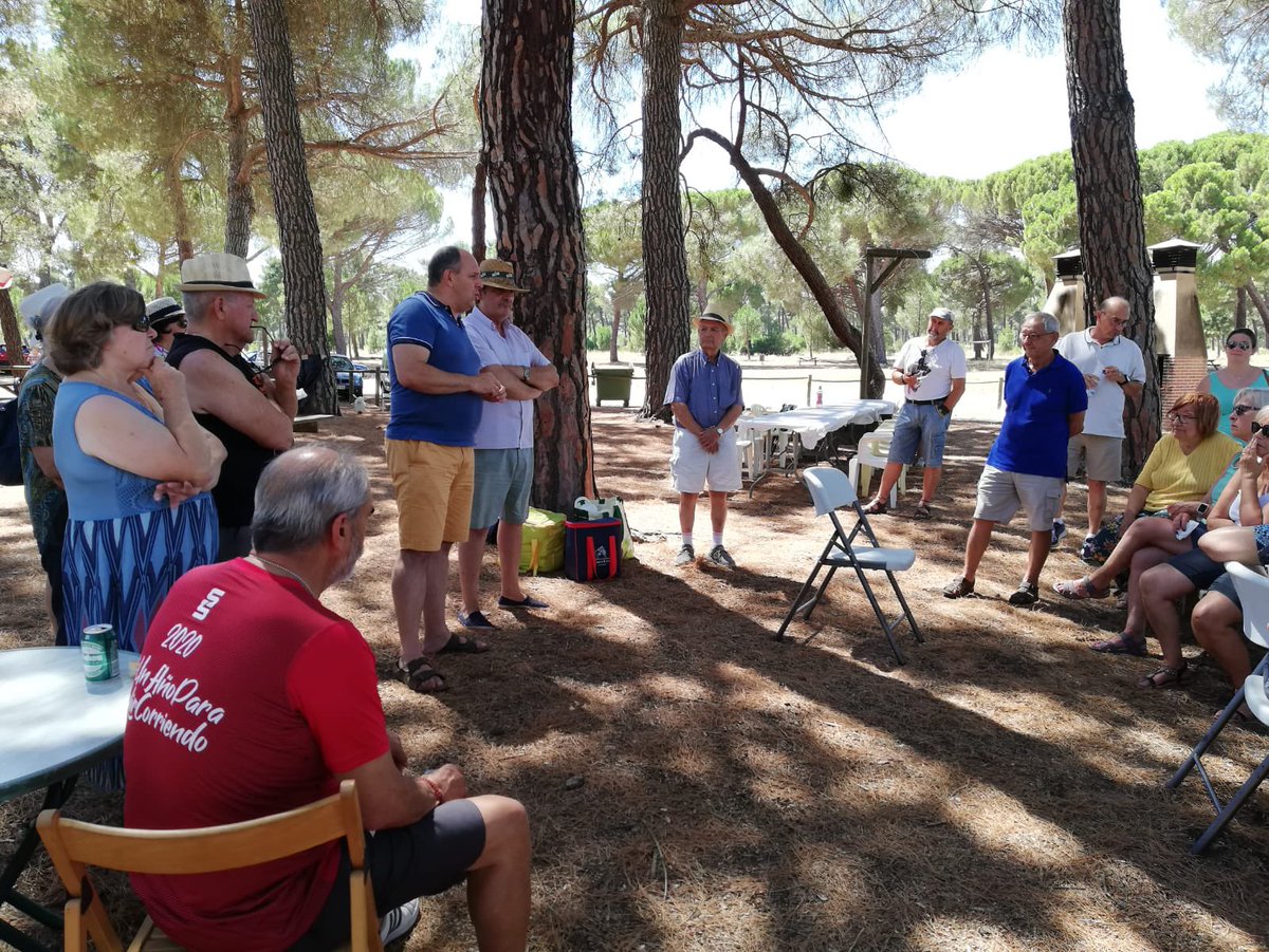 JLAceves's tweet photo. La agrupación @PSOEdeSegovia  de #NavasdeOro celebró su Fiesta de la Rosa 2023

Les acompañamos y compartimos su tradicional paella y un buen rato de tertulia. 

Con @mateojosea @davidgu77896454 @lucia_otones https://t.co/I1lgLIqKIx