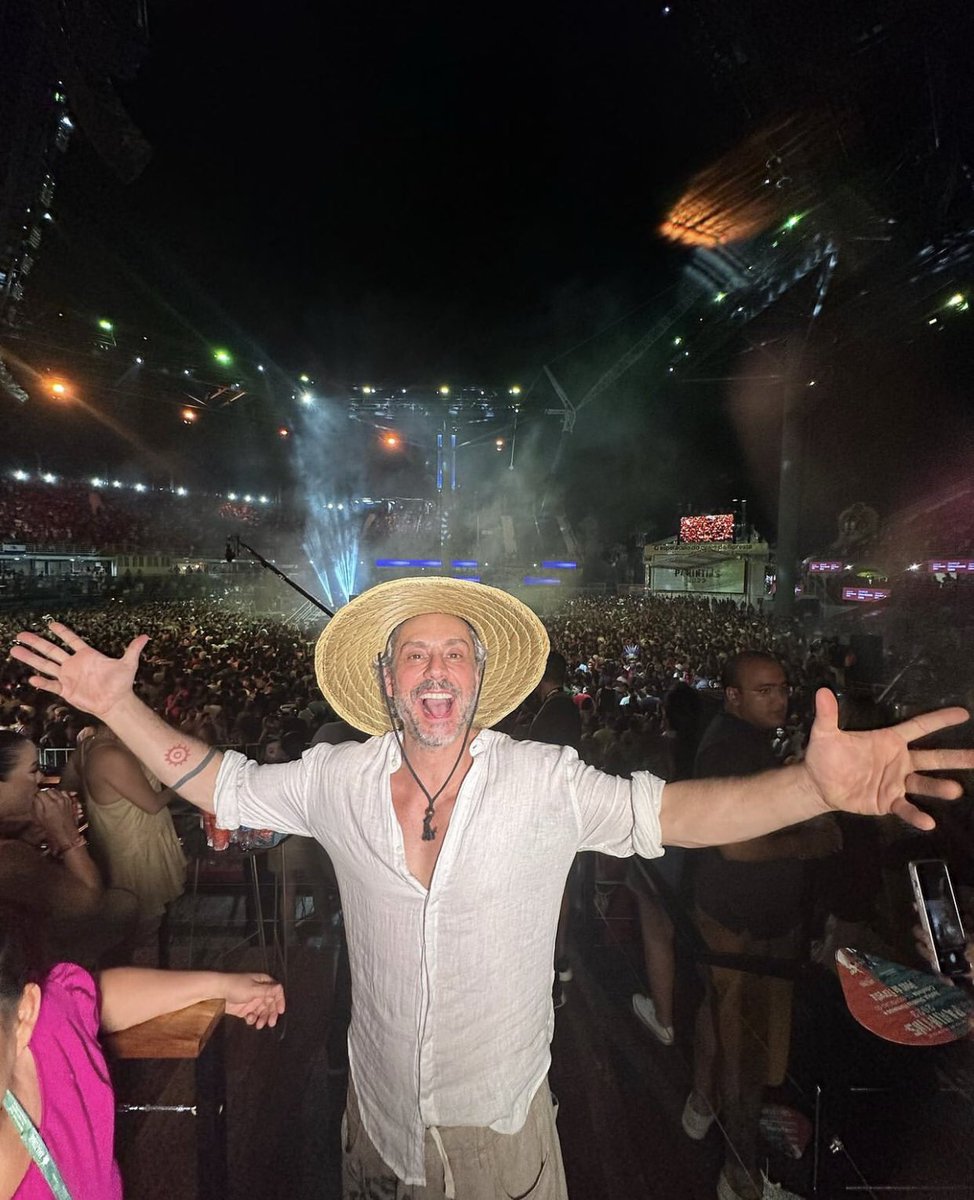 O garoto do Paraná conquistou o Brasil ✨️