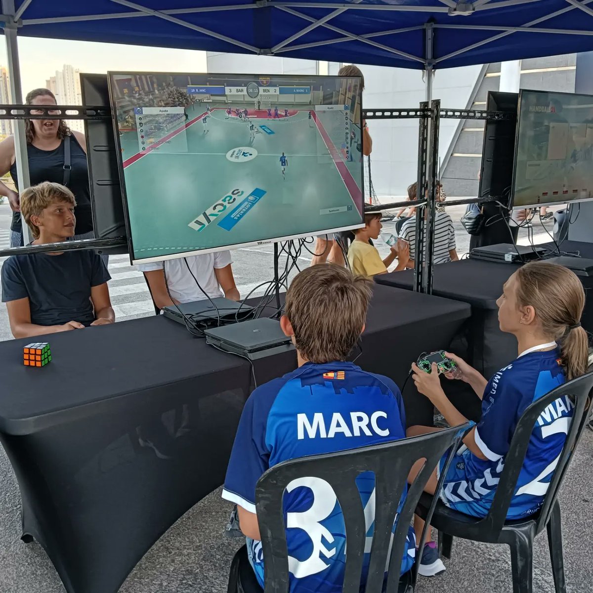 bmbenidorm's tweet photo. No te pierdas mañana Domingo las finales del torneo 
🏆GTH COMUNITAT VALENCIANA AON 2023
Además puedes venir a disfrutar de la espectacular "Fan zone"  situada a las puertas del Palau.
 🎮🕹️👾 https://t.co/0gbDypxBVL