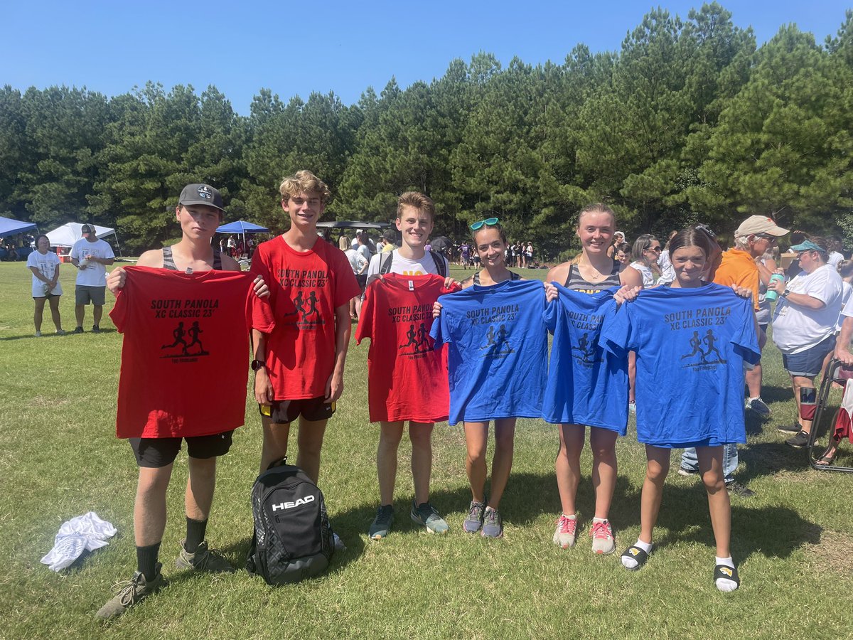 HernandoRunning's tweet photo. Great meet day! We had 3 of each place in the top 10 of their races. Graham took 1st at 16:52 and Trace 2nd at 18:29. Kaitlyn took 1st at 19:15 and Kyleigh second at 21:02. Boys took first place and girls took second (lost by 5 points). Great job Tigers!! #HernandoRunning https://t.co/XJwbNJ7wwo