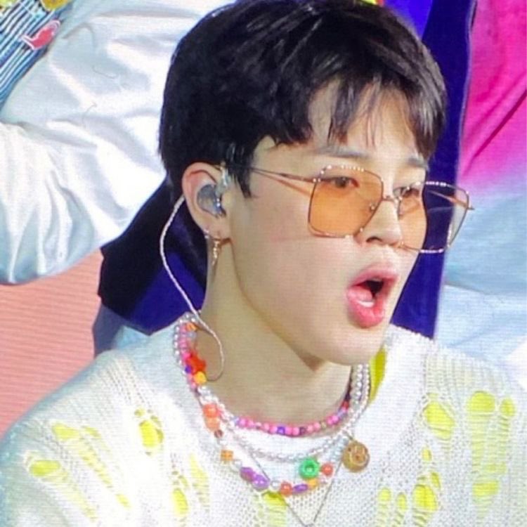 hourlydolljimin's tweet photo. https://t.co/A1AfPhQYqI
