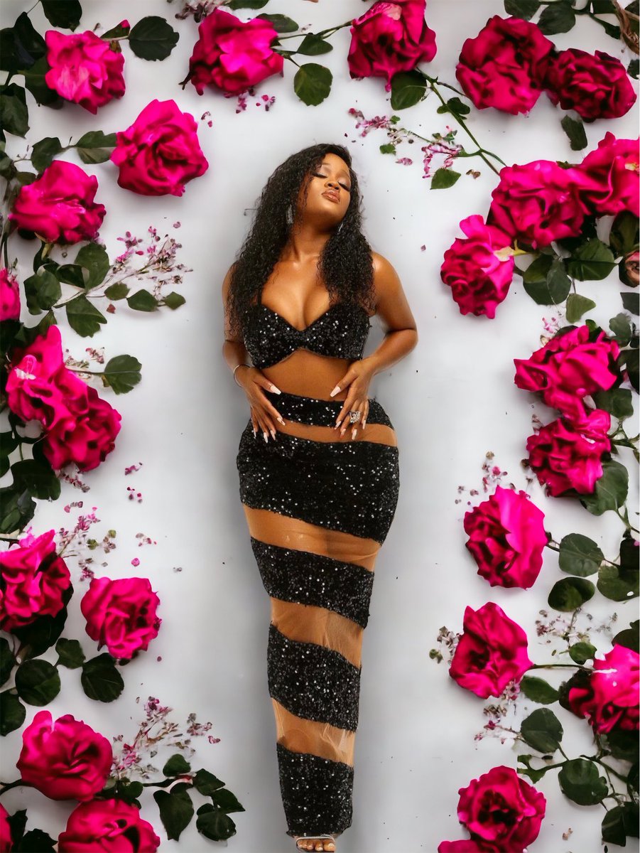 Ellabugati's tweet photo. Do you like Ceec?
Remember you all asked for content
and so far she has been giving us highlights back to back
#Bbnaija #BBNaijaAllStars #ceec #ceecspartan #ceec @Official_CeeC
Retweet if you like Ceec and comment why you love her
You can also share her photo use hastags