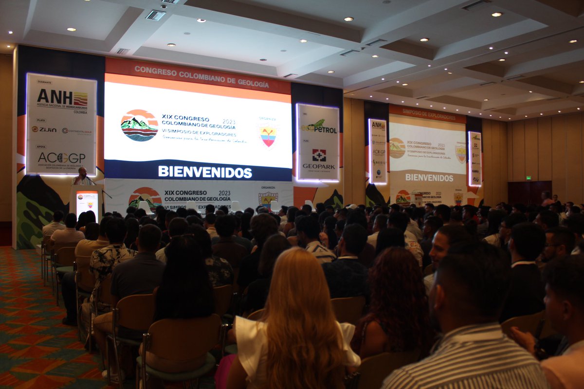 socoldegeol_org's tweet photo. Y así finalizamos nuestro XIX Congreso colombiano de geología y VI Simposio de Exploradores, gracias a todos por acompañarnos y hacer parte de esto. 🌎🇨🇴⚒️

Nuestra invitación es a en tiempos de incertidumbre trabajar en equipo, agremiarnos y construir sociedad. https://t.co/1haFYUvYVq