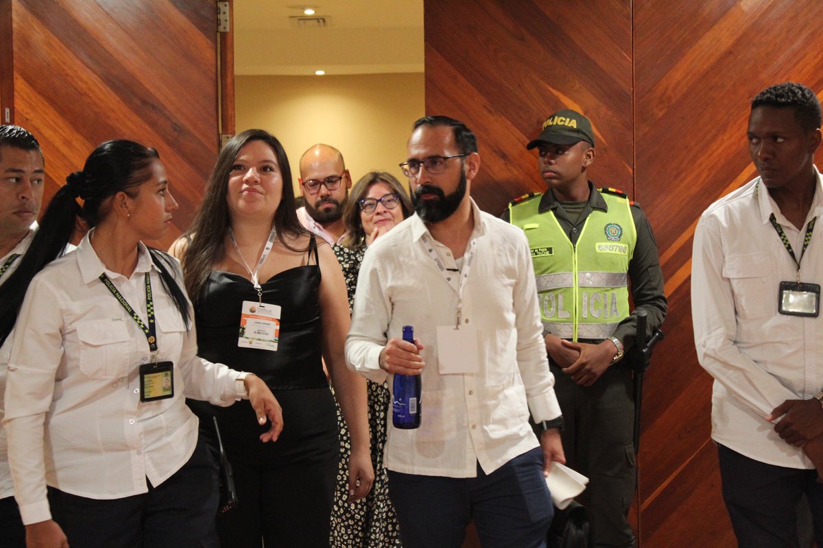 socoldegeol_org's tweet photo. Y así finalizamos nuestro XIX Congreso colombiano de geología y VI Simposio de Exploradores, gracias a todos por acompañarnos y hacer parte de esto. 🌎🇨🇴⚒️

Nuestra invitación es a en tiempos de incertidumbre trabajar en equipo, agremiarnos y construir sociedad. https://t.co/1haFYUvYVq