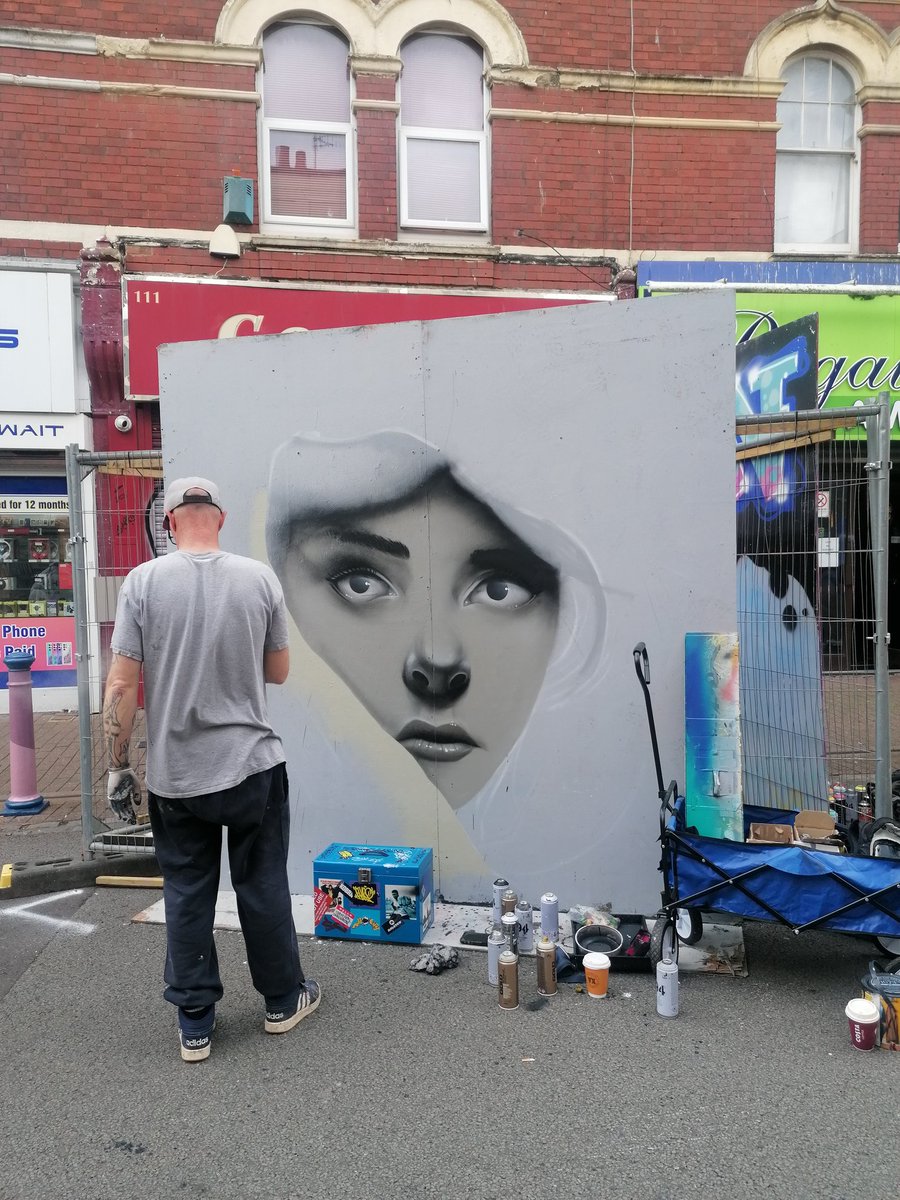 Lutoslava's tweet image. #bristolartweekender #streetfestival #hoolahoop #streetart