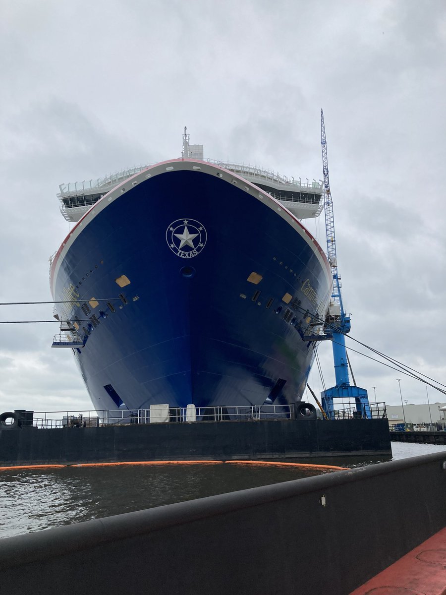 gauravnijjer's tweet photo. Some impressions from the ongoing #AvHStudyTour organized by the @AvHStiftung for research fellows across different programs - so far we’ve been to anthropology museums, one of the biggest European shipyards, a 800-year old castle and the edge of North Sea!
#ChancellorFellow https://t.co/Sh1uhU2X7t